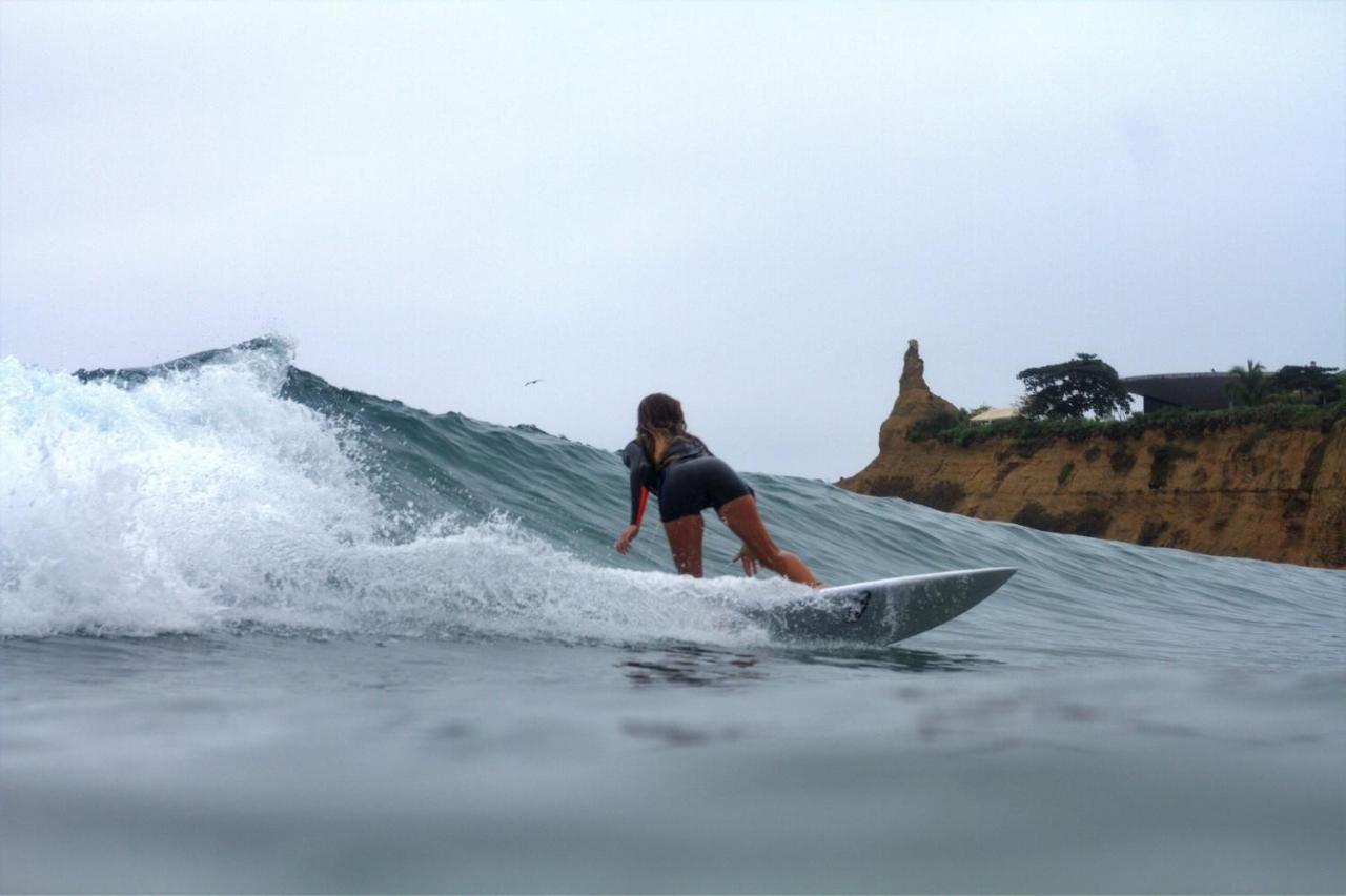 Hôtel Balsa Surf Camp By Rotamundos à Montañita Extérieur photo